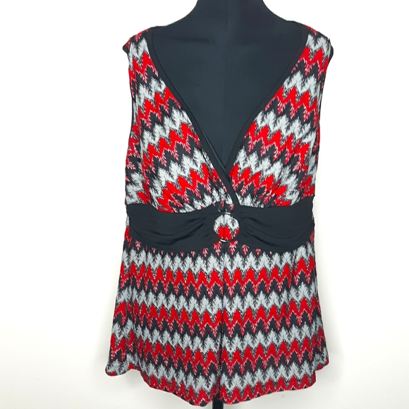 torrid Tops - Torrid Metallic Chevron Pattern Top 2X Bla…